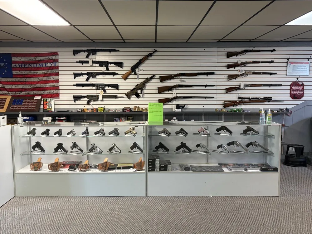 Handgun display case at Hufftown Highpower